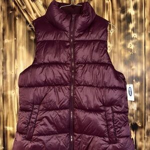 Old Navy Women's Deep Burgundy Quilted Vest
